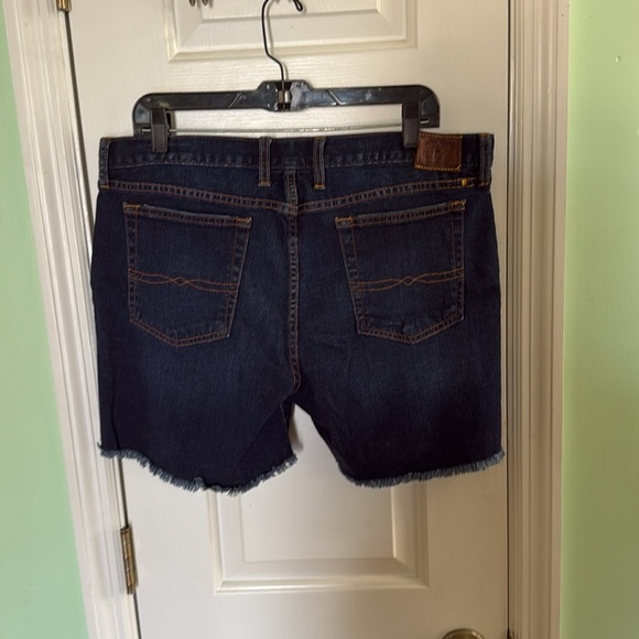 Lucky Brand Dark Blue Frayed Leg Abbey 6” Short Everyday Comfort Summer Size 14 - Picture 8 of 10